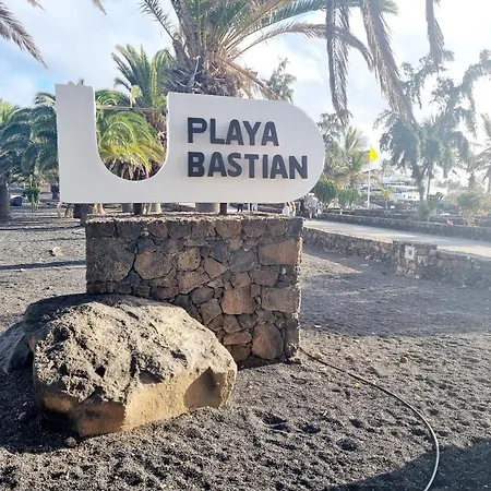 Casa Sanwasy Playa Bastian